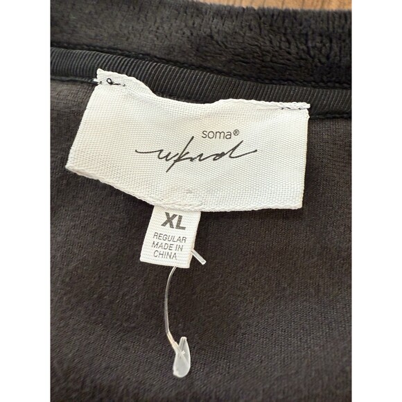 Cozy Black Velour V-Neck Pullover Top Soft Lounge Long Sleeve Relaxed Fit XL - Picture 5 of 8